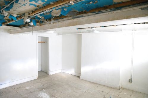 4339 Evans Ave, Chicago, IL 60653-3552