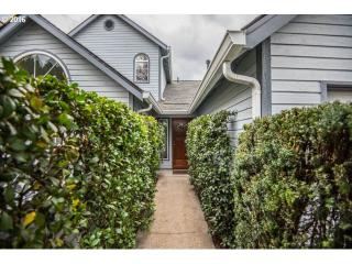 6318 Lincoln St, Portland, OR 97215-4077