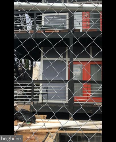 2114 4 St, Washington DC 20003-1101 exterior