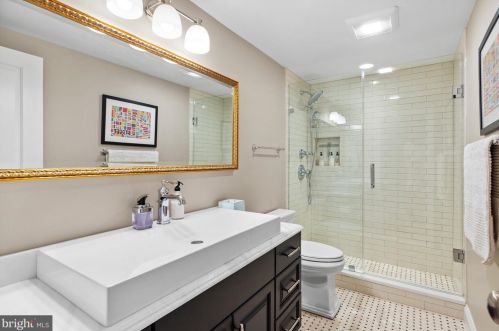 1528 Swann St, Washington DC 20009-5535 exterior