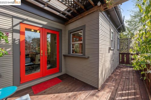 2122 Sacramento St, Berkeley CA 94702-1905 exterior