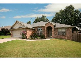 1592 Coventry Cv, Springdale, AR 72764-7986