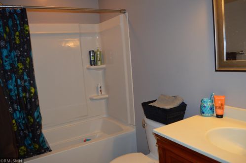 7050 Spruce Dr, Princeton MN 55371-6091 exterior