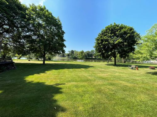 1501 Oconomowoc Ave, Watertown WI 53094-5201 exterior