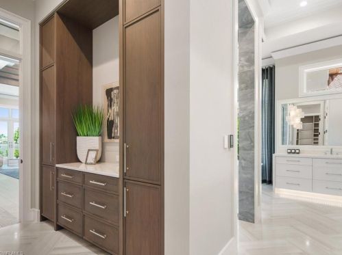 3841 Crayton Rd, Naples FL 34103-3528 exterior