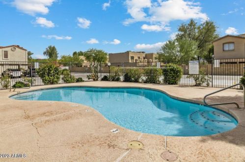 15801 29th St, Phoenix AZ  85032-3704 exterior