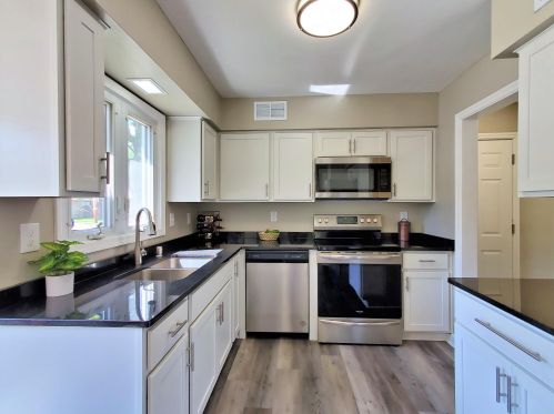 5800 Vienna Ave, Milwaukee, WI 53216-2237