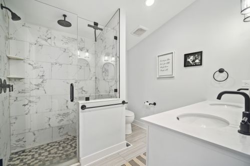 5821 Napoleon Ave, Chicago IL  60631-2624 exterior