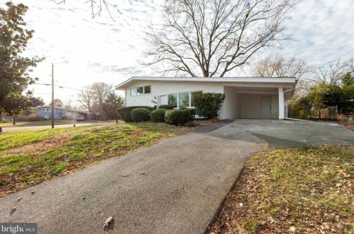 4000 Javins Dr, Alexandria VA  22310-2037 exterior