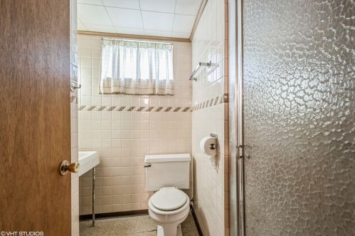 5523 Rosedale Ave, Chicago IL 60646-5311 exterior