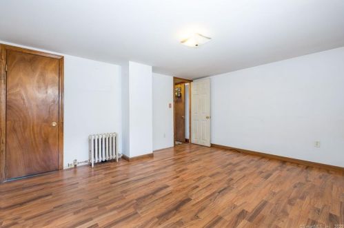 3 St, Windsor Locks CT 06096-1357 exterior