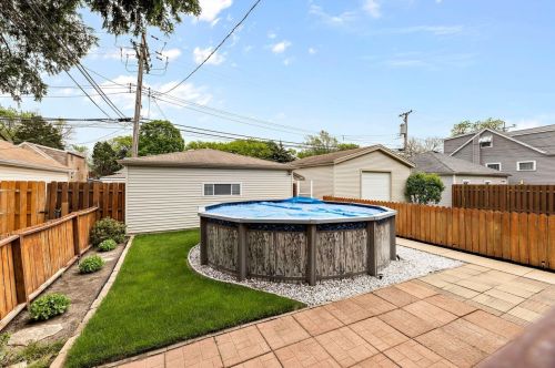 4333 Meade Ave, Chicago IL 60634-1520 exterior