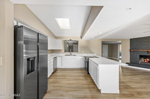 5850 Escondido Ln, Tucson, AZ 85704-2704