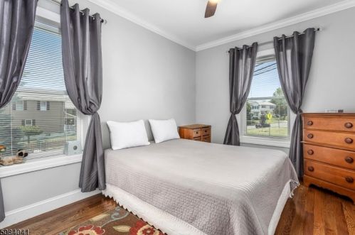 2 Entwistle Ave, Nutley NJ 07110-3210 exterior