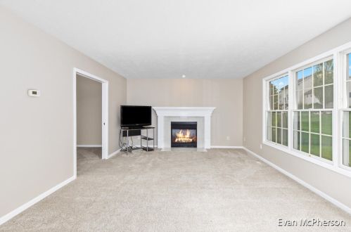 2114 Gettysburg Dr, Grand Rapids MI 49508-6560 exterior