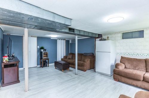 228 Grandview Ave, Woonsocket RI 02895-2752 exterior