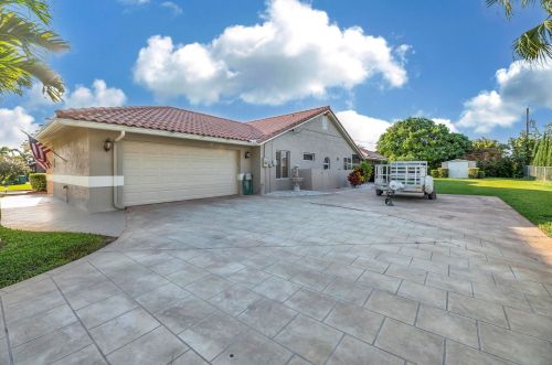 1715 Dominic Ave, Fort Pierce FL 34952-5816 exterior