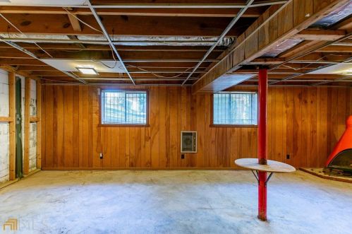 1784 Glenview Dr, Atlanta GA 30331-2449 exterior