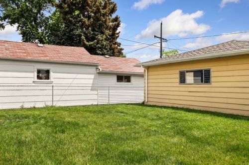 9221 Springfield Ave, Chicago, IL 60805-1461