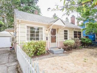 7226 64th Ave, Portland, OR 97206-9659