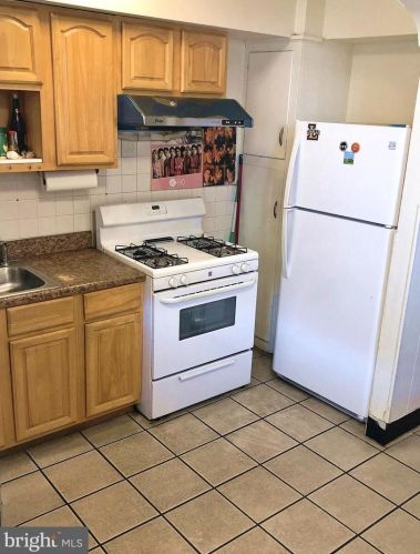 1362 Knorr St, Philadelphia PA 19111-4906 exterior