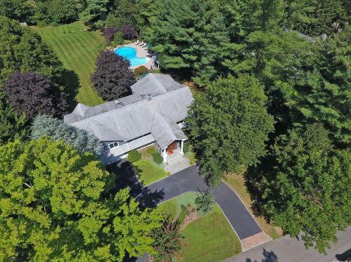 29 Kendrick Ln, Huntington Station NY 11746-7829 exterior