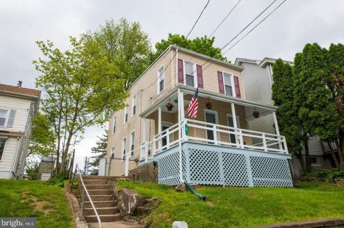 4 Convent Rd, Chester, PA 19014-1123