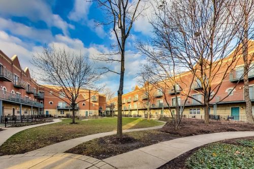 4530 Woodlawn Ave, Chicago IL  60653-4442 exterior