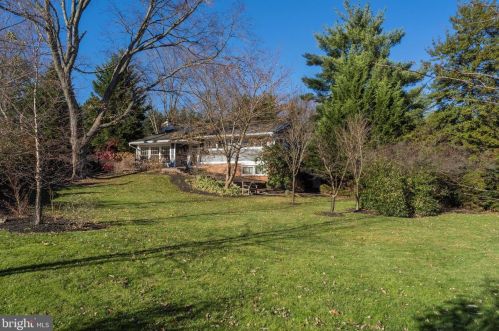 9 War Admiral Ln, Media PA 19063-5224 exterior