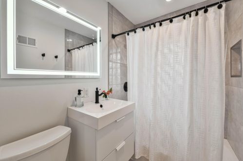 8524 Blue Mound Rd, Milwaukee WI 53213 exterior