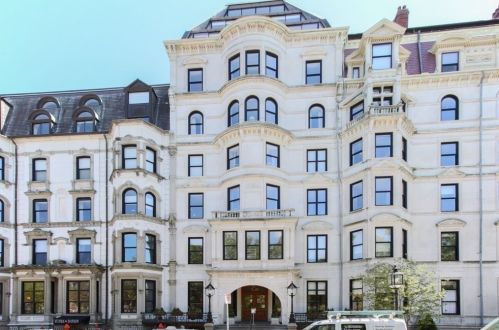 160 Commonwealth Ave, Boston MA exterior