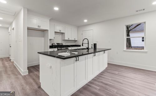 819 Humphries St, Atlanta GA 30312-2412 exterior