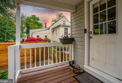 2813 Memorial St, Alexandria VA  22306-1743 exterior