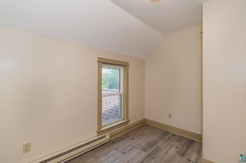 313 59 Ave, Duluth MN 55804-2559 exterior