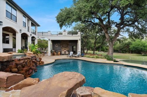 2209 Deleon Ct, Austin TX 78733-1629 exterior