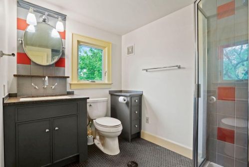 2414 Jarvis St, Milwaukee WI  53211-2128 exterior