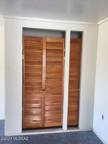 233 Adams St, Tucson AZ  85705-6533 exterior