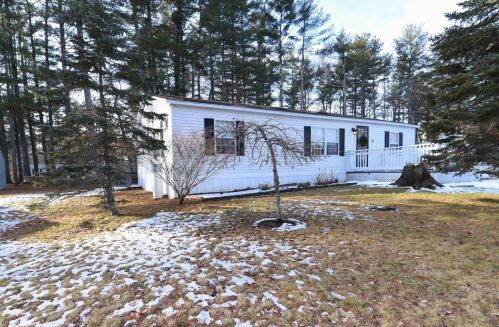36 Melodie Ln, Barrington, NH 03825-3636