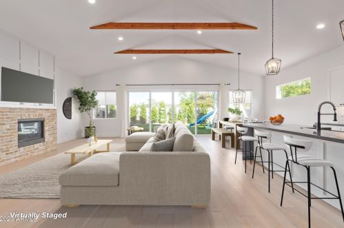 4239 42nd St, Phoenix AZ  85018-4207 exterior