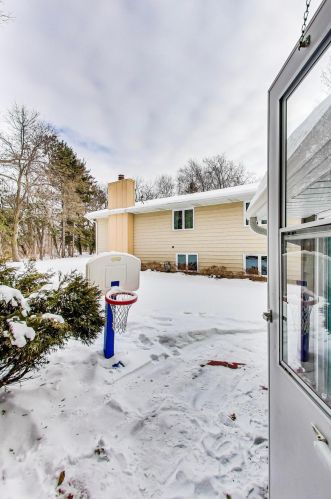 1975 Betty Jane Ct, Saint Paul MN 55109 exterior