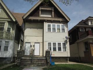 4426 Lloyd St, Milwaukee WI  53208-1207 exterior