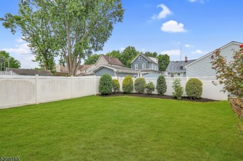 78 Benjamin St, Cranford NJ  07016-2622 exterior