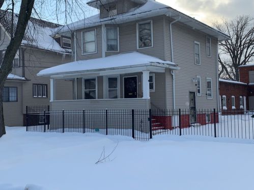 5501 Walton St, Chicago, IL 60651-2750