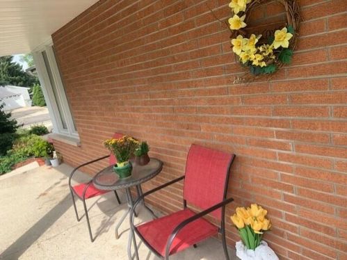 4058 96th St, Milwaukee, WI 53222-1527