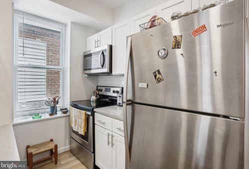 5220 Larchwood Ave, Philadelphia PA 19143-1522 exterior