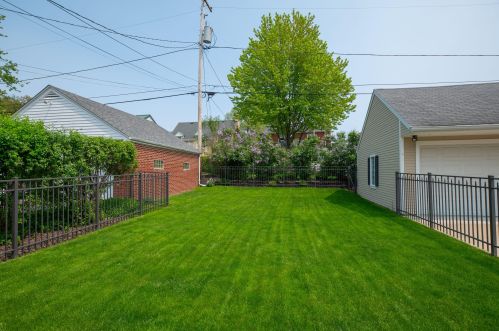 2518 84, Milwaukee WI 53226-1906 exterior