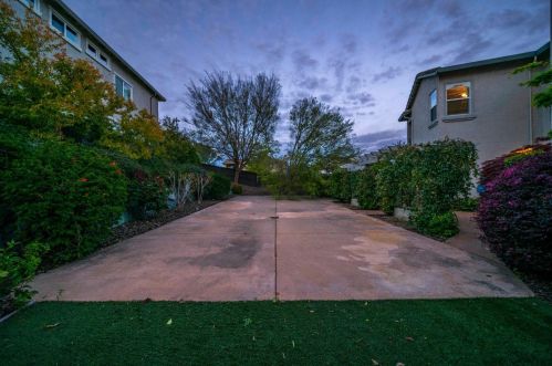 1380 Souza Dr, Folsom CA  95762-7561 exterior