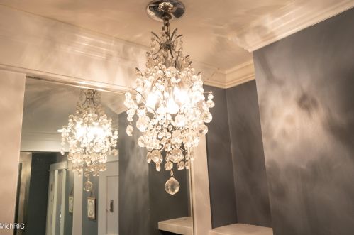 1154 Cadillac Dr, Meskegon MI 49445-1917 exterior