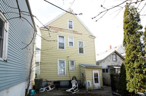 922 Hamilton St, Milwaukee WI  53202-1529 exterior