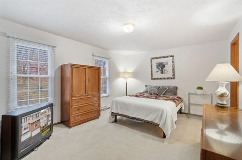 509 Newport Dr, Pittsburgh PA  15235-3228 exterior